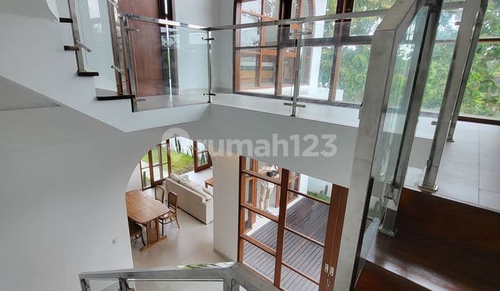 FOR SALE MEDITERANEAN VILLA LOCATED IN PECATU BALI