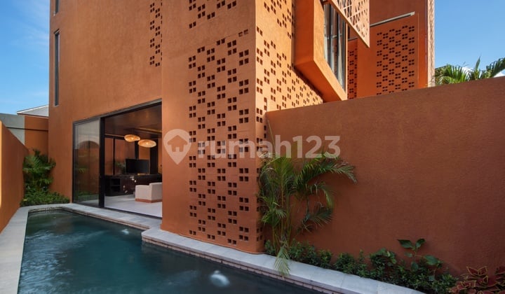 Villa with Terracotta Ambiance Located in Canggu Area.