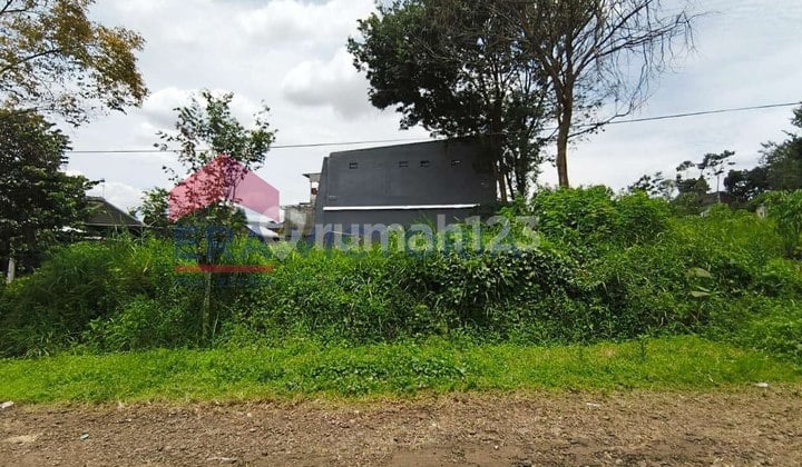 Dijual Tanah Siap Bangun di Lingkungan Perumahan yang Tenang & Ari, Properti Ini Menawarkan Dimensi yang Sangat Pas untuk Hunian Modern, Area Kedungkandang