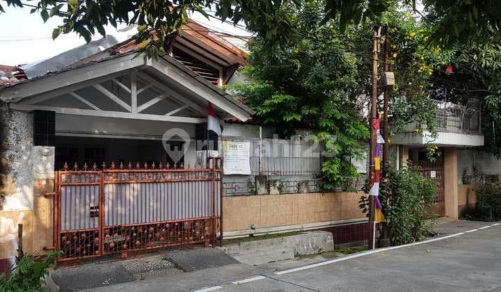 Dijual Rumah Besar Hitung Tanah & Lokasi Strategis Jakarta Pusat (Pejompongan)