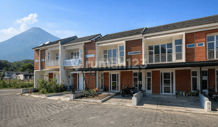 Luxury Villa in the Tourist Area of Batu City