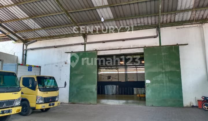 Gudang Di Nanjung Deket Tol, Bentuk Tanah Ngantong