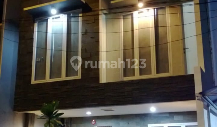 Dijual Rumah 3 Lantai Siap Huni Taman Palem Lestari Cengkareng Jakarta Barat