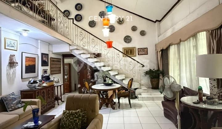 Rumah di Jalan Raya Cocok untuk Kantor Nd 18086