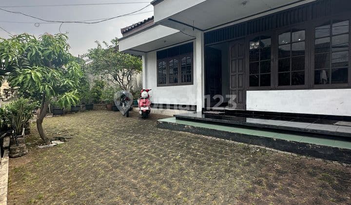 Rumah Tepi Jalan Raya Joe Jagakarsa Cocok Utk Resto / Kost2an