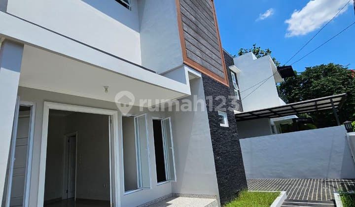 Rumah Cantik Siap Huni Lokasi Strategis Di Cinere