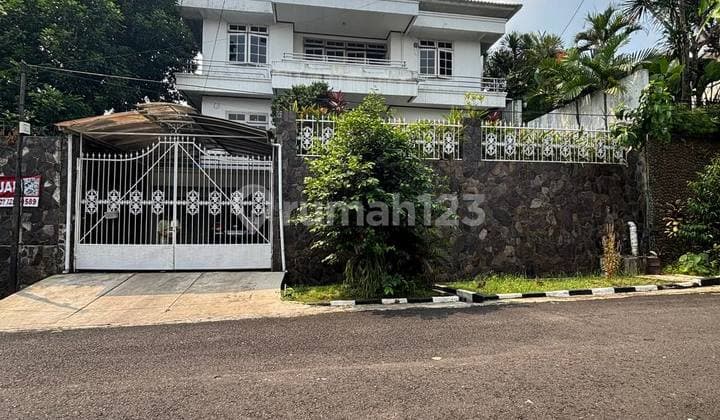 Rumah Kokoh Luas Di Dalam Komplek Favorit Bukit Cinere Indah