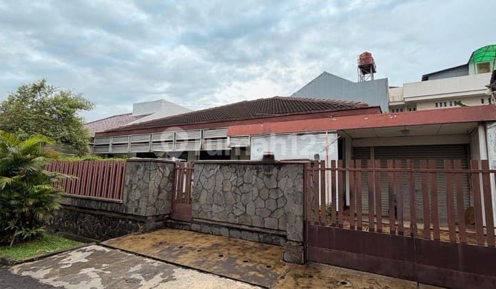 Rumah Hitung Tanah di Komplek Mega Cinere , Dekat Tol