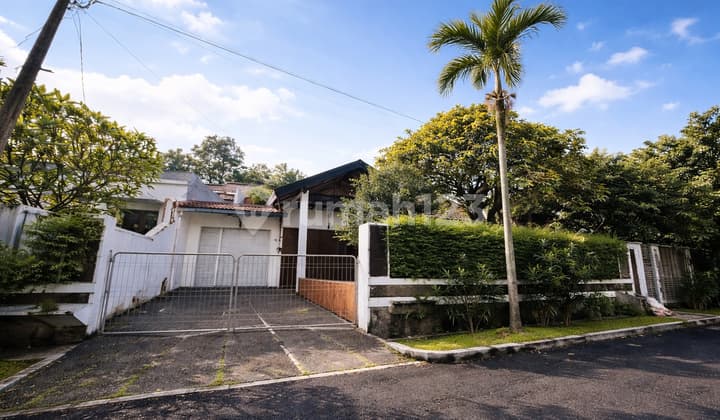 Rumah Kokoh 1 Lantai Luas 375 di Dalam Komplek Mega Cinere