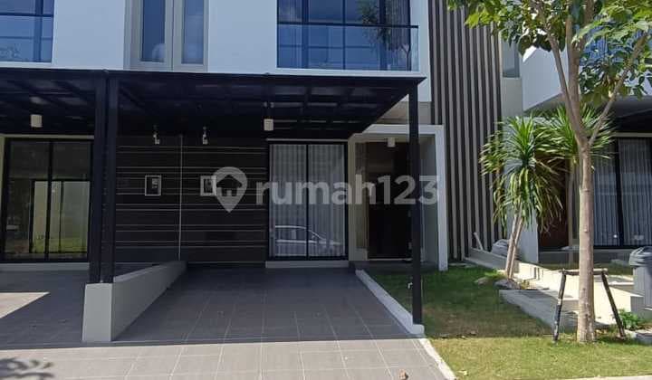 Split Level 2 Lantai Rumah Citraland Northwest Central