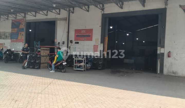 SUPER STRATEGIS Gudang gandeng Jln. Raya Taman Sepanjang
