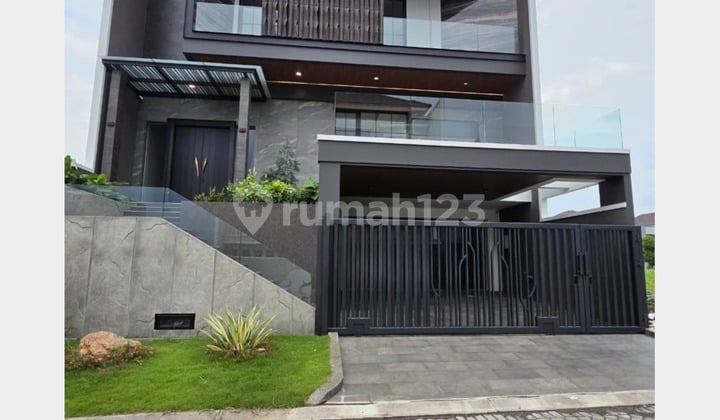 Modern House, 3 Lantai Rumah Citraland Waterfront, Surabaya Barat