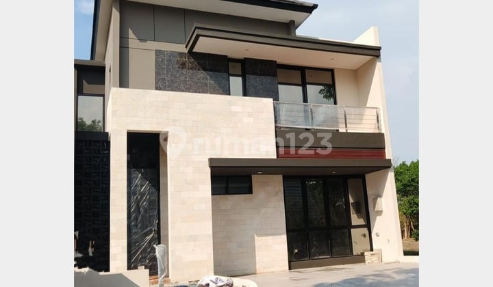 Gress Ciamik Rumah Grand Pakuwon Hadap Selatan