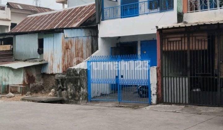 Dijual.rumah 2 Lt Di.jl.sarappo.4x20.