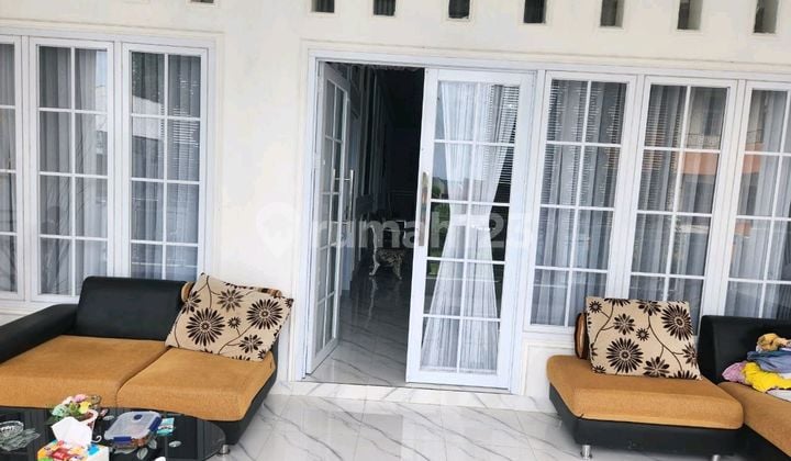 Dijual Rumah Cantij 2 Lantai Sudut Komp.catalya