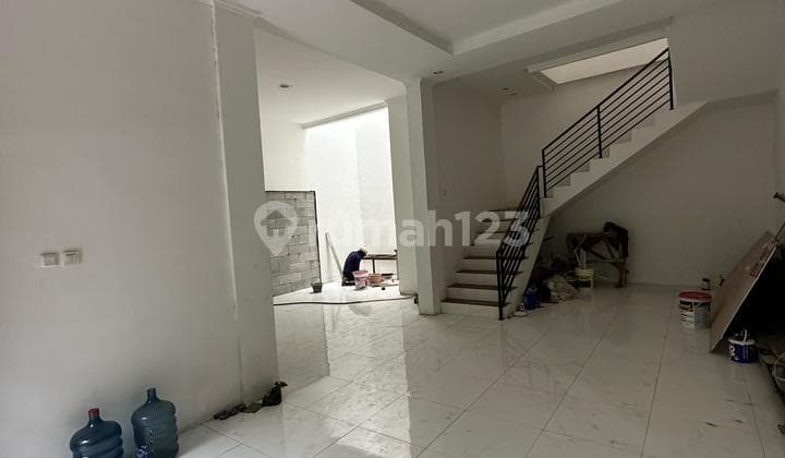 Rumah Usaha Dekat Pelabuhan Dan Pemerintah Tanjung Priok