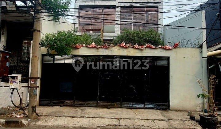Gedung Kantor 4,5 lantai, cocok untuk klinik, homestay atau perkantoran