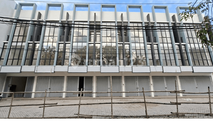 Dijual Ruko 3 Lantai - bagian samping di Nol Jalan Raya Wiyung