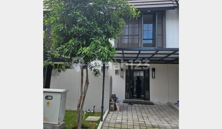 DISEWAKAN RUMAH CANTIK BARU GRESS DI PERUMAHAN AMESTA LIVING 2 Lt