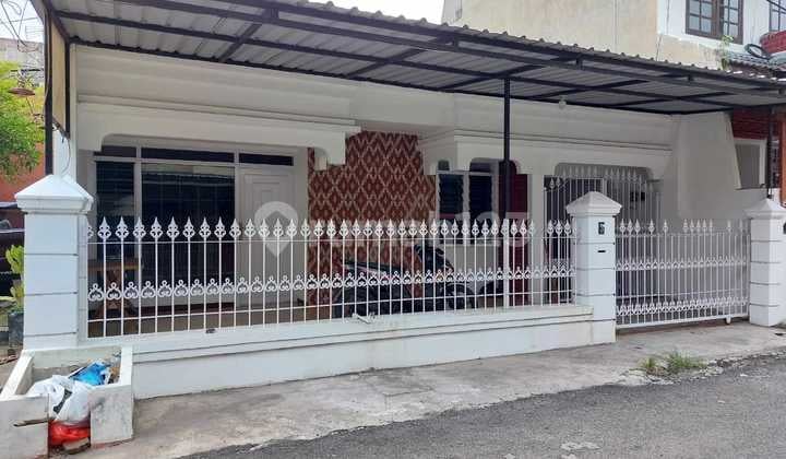 Rental Well-Maintained House Ready to Occupy in Medokan Baru Senampir, Flood-Free