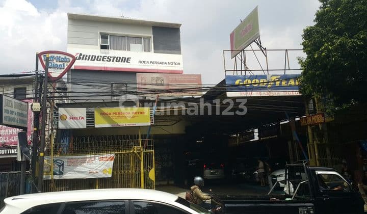 Dijual Bengkel dan Ruko 3 Lantai yang Masih Beroperasi di Jakarta Selatan