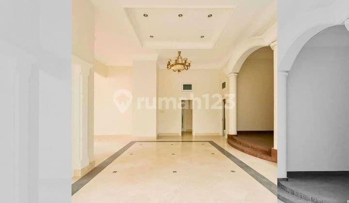 House in Exclusive Area South Jakarta, Permata Hijau, Wide Street Row