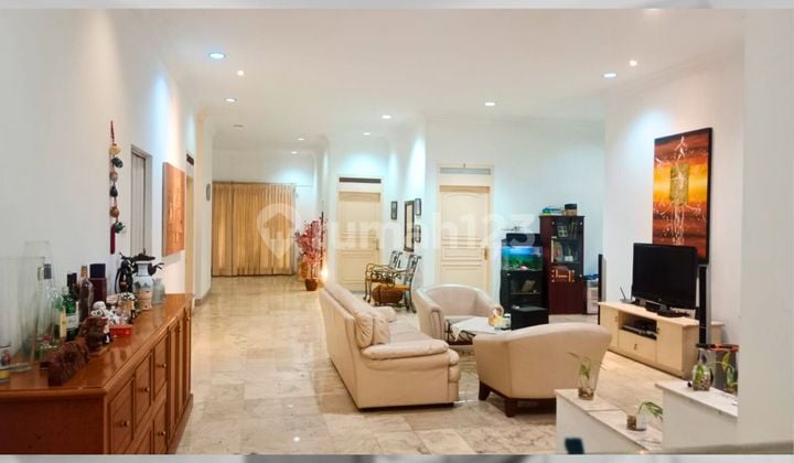 Rumah Siap Huni dekat dengan Menteng, Lingkungan Nyaman, Akses Busway, MRT dan LRT mudah