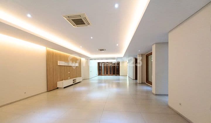 Newly Refurbished Modern House With Pool In Menteng, Upscale Neighbourhood