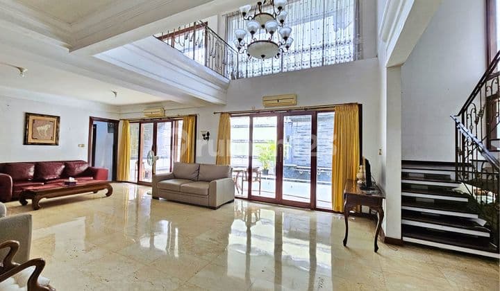 Rumah Dalam Komplek Premium Dekat ke Senayan, One gate system