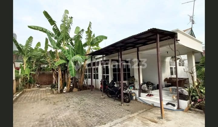 Rumah Lama Hoek di Rawamangun Lingkungan Nyaman Dekat Sekolah Favorit Labschool, Lrt Dan Busway