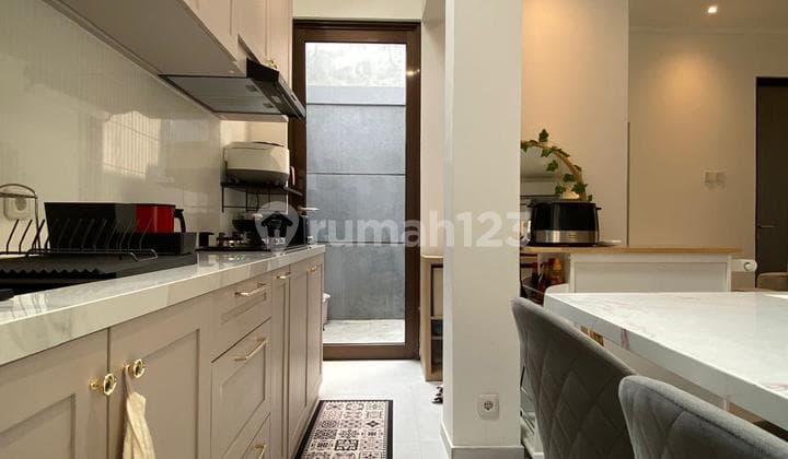 Dijual Rumah Bintaro SHM Graha Raya Baru Renovasi Depan Taman