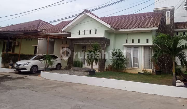 Rumah Siap Huni dengan Hunian Nyaman dan Asri di @Cinere, Depok