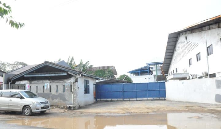 Gudang 3980 m Pinggir Jalan Raya Dekat Bandara