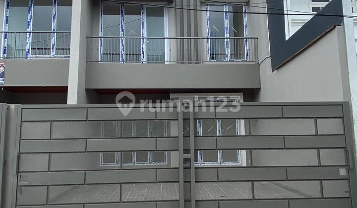 Rumah Kontrakan Bagus di Villa Melati Mas, Tangerang Selatan