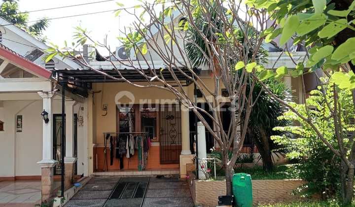 Rumah Bagus Unfurnished SHM Lippo Cikarang, Cikarang meadow green