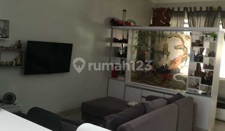Rumah 2 Lantai Sudah Renovasi Furnished SHM di Lippo Cikarang, Cikarang