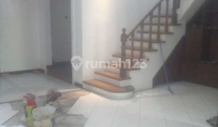 For Rent: 2-Story House in a Complex in Bintaro Sector 9
