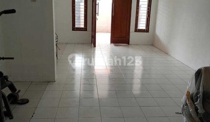 Rumah 1 Lantai Dalam Komplek Dekat MRT H. Nawi di Fatmawati