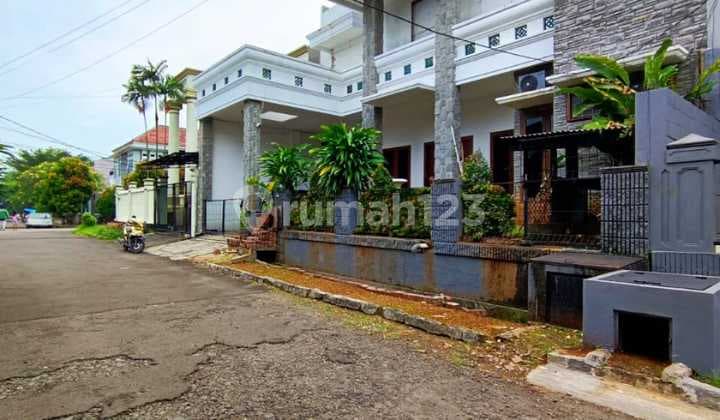 Rumah Murah Bagus 2.5 Lantai Siap Huni Di Cinere