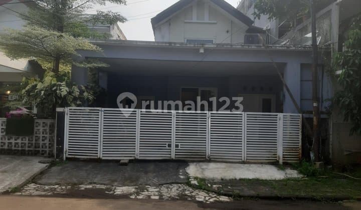 Rumah 1.5 Lantai Strategis di Bintaro Sektor 5
