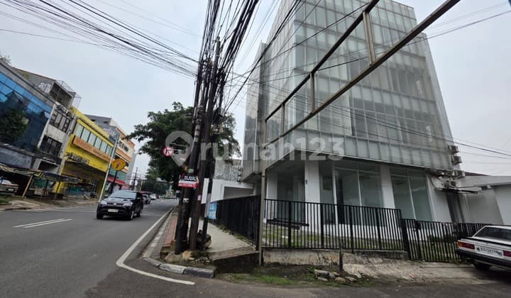 Gedung 4.5 Lantai Posisi Hoek Strategis Terdapat Lift Di Bintaro