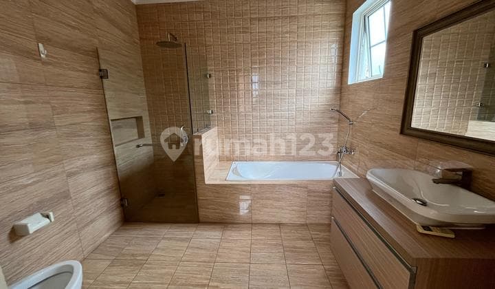 Dijual Rumah Siap Huni Dengan Nuansa Yang Rindang Di Sentul City