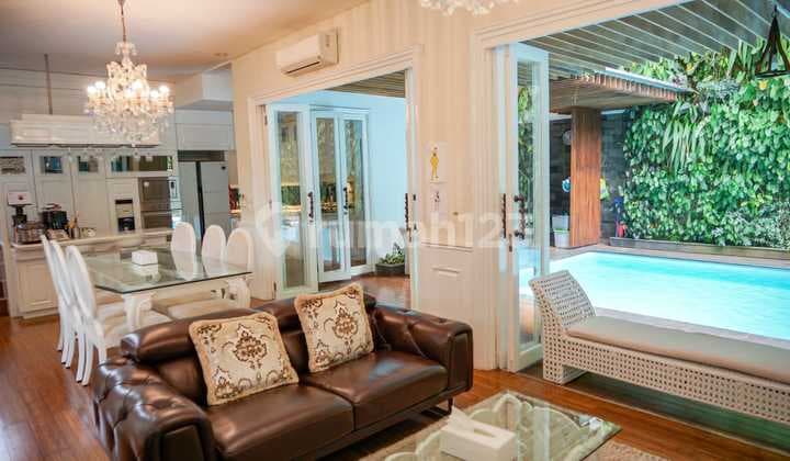 Rumah Nuansa Taman Di Dekat Gunung Pancar