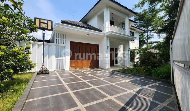 Rumah Modern Nuansa Pegunungan