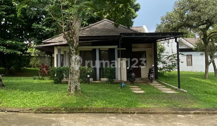 Dijual Cepat Rumah Hook di Kelilingi Taman di Kawasan Sentul City