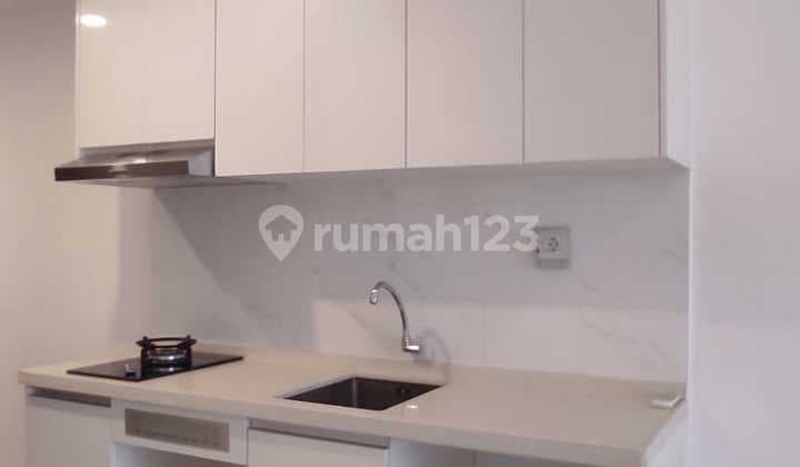 Apartmen Studio di Tower Acacia Sky, Ada AC, Kompor, Water Heater S242