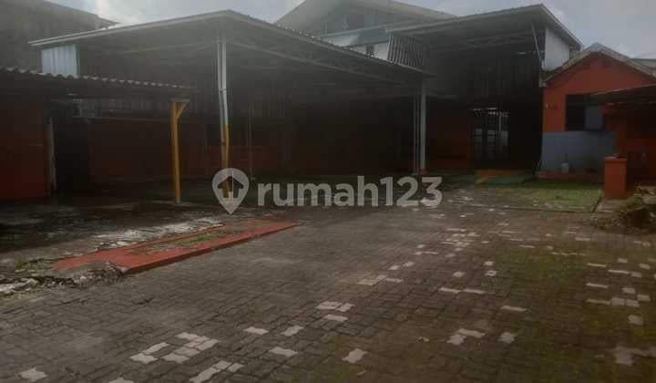 Showroom di Jl Raya Pos Pengumben Bebas Banjir, Letak Tinggi Dari Aspal, di Jalan Utama Menuju Cileduk S258