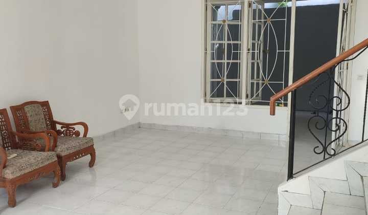 Rumah Nyaman Bebas Banjir 180m2 hadap Barat Legenda Wisata Cibubur S153