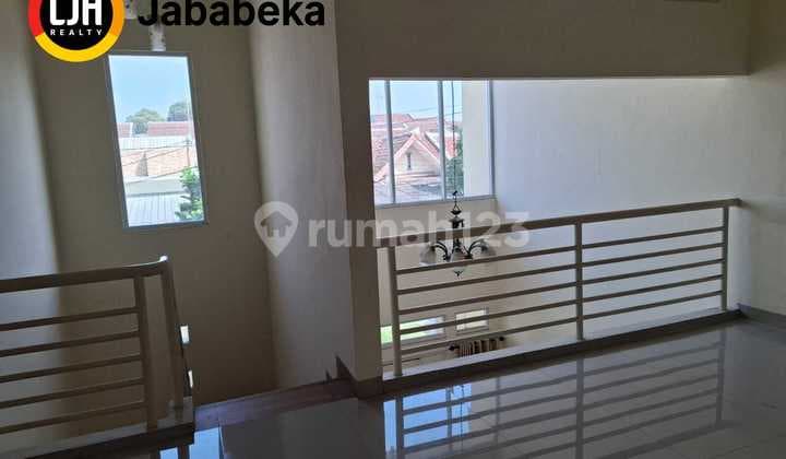 Disewakan Rumah 2 Lantai di Beverly Lippo Cikarang - Lingkungan Eksklusif Nyaman & Strategis