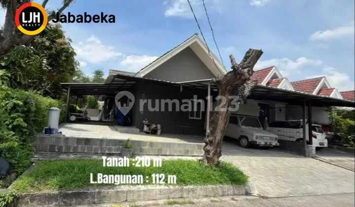For Sale Hook House Strategic Location Beverly Cluster Lippo Cikarang